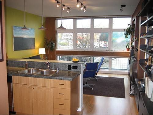 Full-height windows & high ceilings