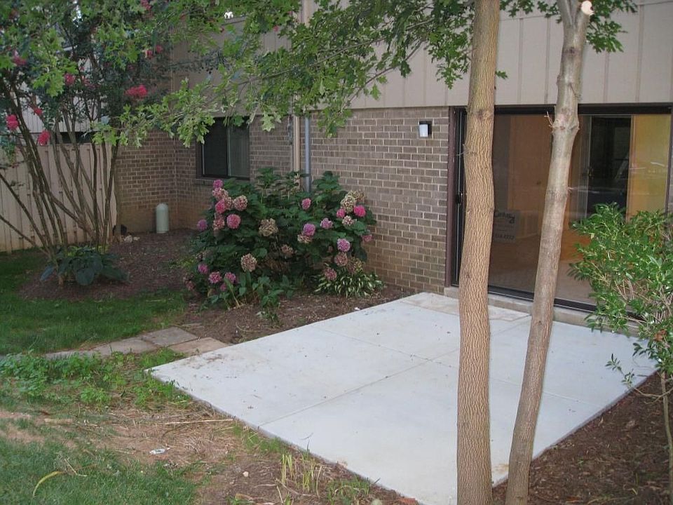 1st image of 2580 Glengyle Dr #131