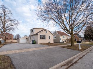 9807 Moody Ave, Oak Lawn, IL