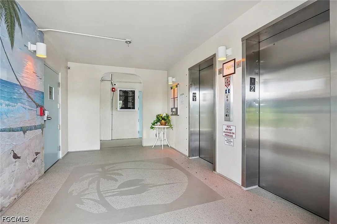 2 bed, 2.0 bath, 930 sqft, $5,200 — Photo 4