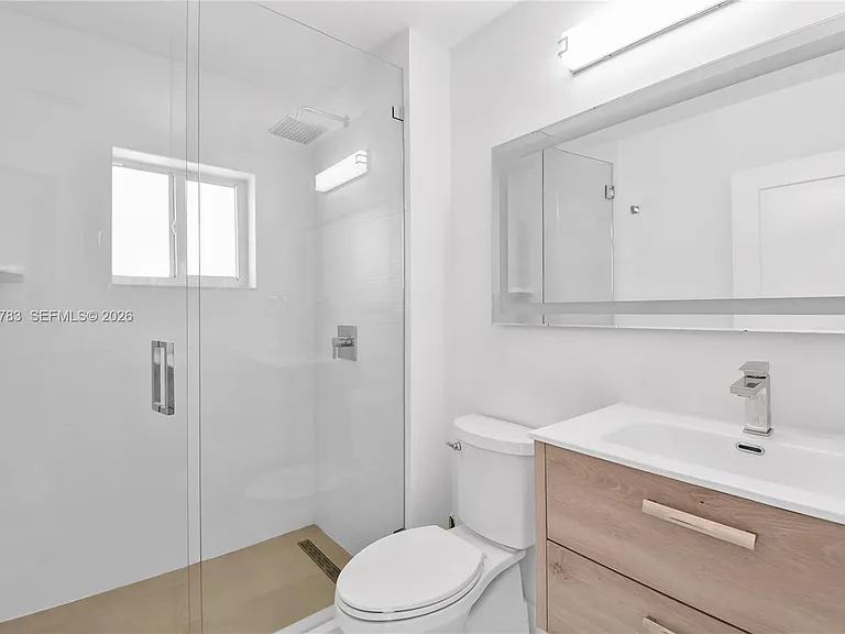 710 Lake Blvd — Photo 17