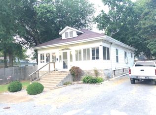 612 S 12th St, Herrin, IL 62948