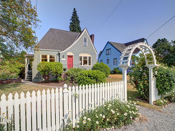 2nd image of 11246 Phinney Ave N
