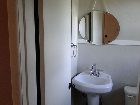 5th image of 583 Clarmar Dr NE