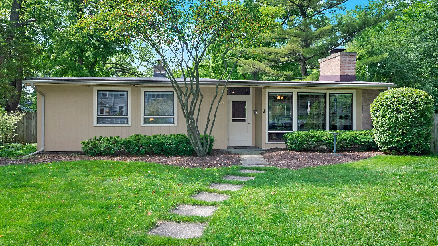474 Comstock Pl photo 1