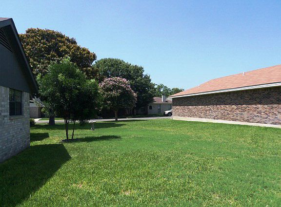 3rd image of 621 Glennwood Dr