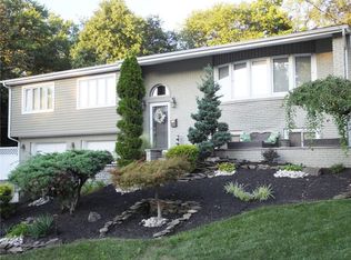 30 Peake Rd, Edison, NJ 08837