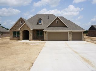2121 S Osage Ave, Skiatook, OK 74070