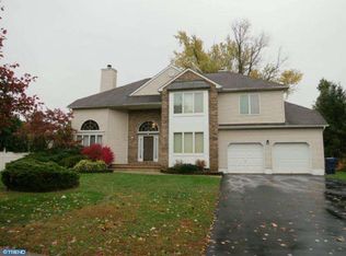 3 Poinsett Dr, Lawrence Twp, NJ