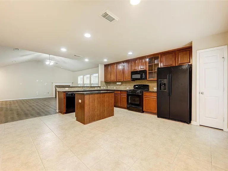 16702 Grovetrail Ln — Photo 39