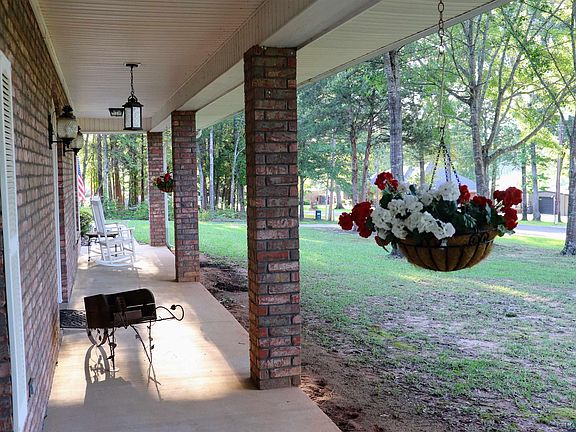3rd image of 136 Pine Island Dr