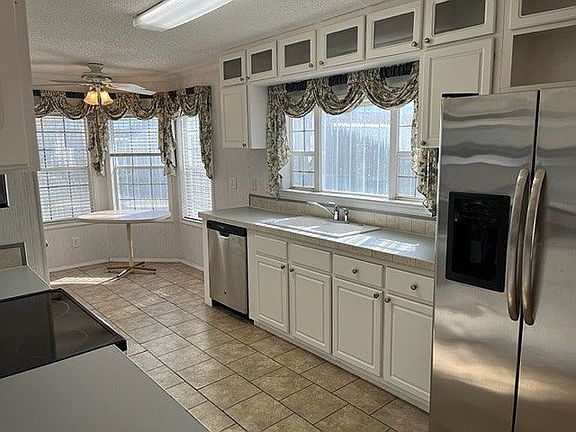 4th image of 65 Windmill Blvd