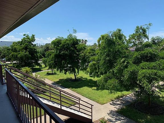 4th image of 2025 Cass Way APT 19