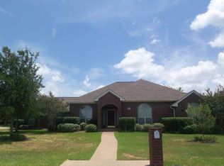 714 Honeysuckle Ln, College Station, TX 77845