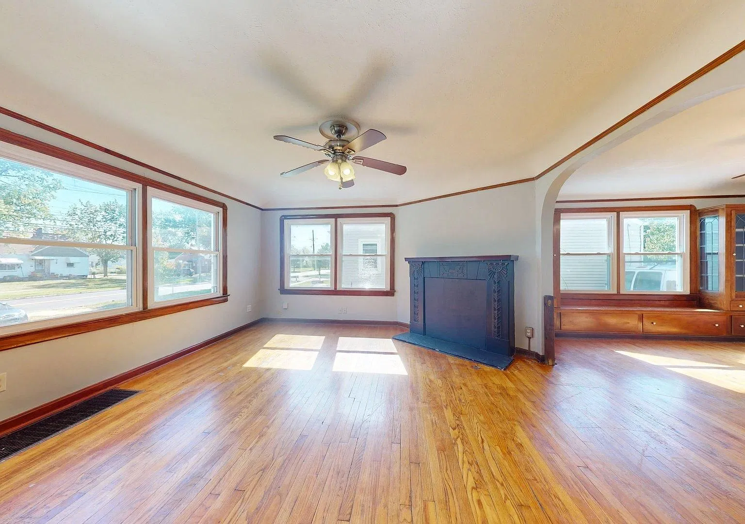 Westpark - 3 Bedrooms - Single Family Home — Photo 3