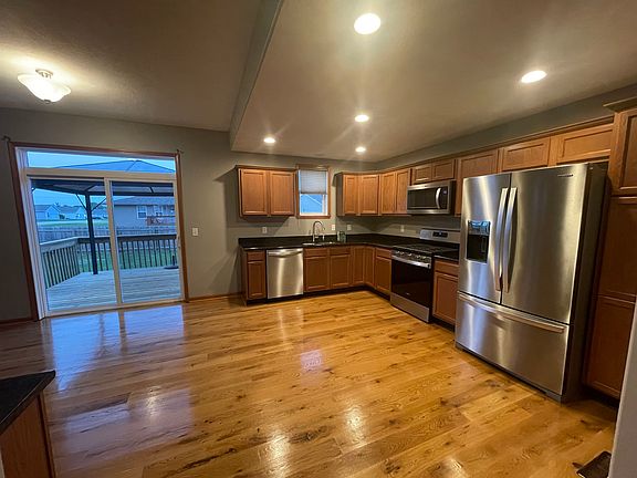 3rd image of 2906 Vaughndale Dr