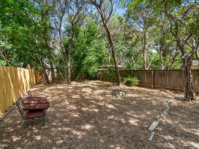 7228 Aldea Dr #B — Photo 17