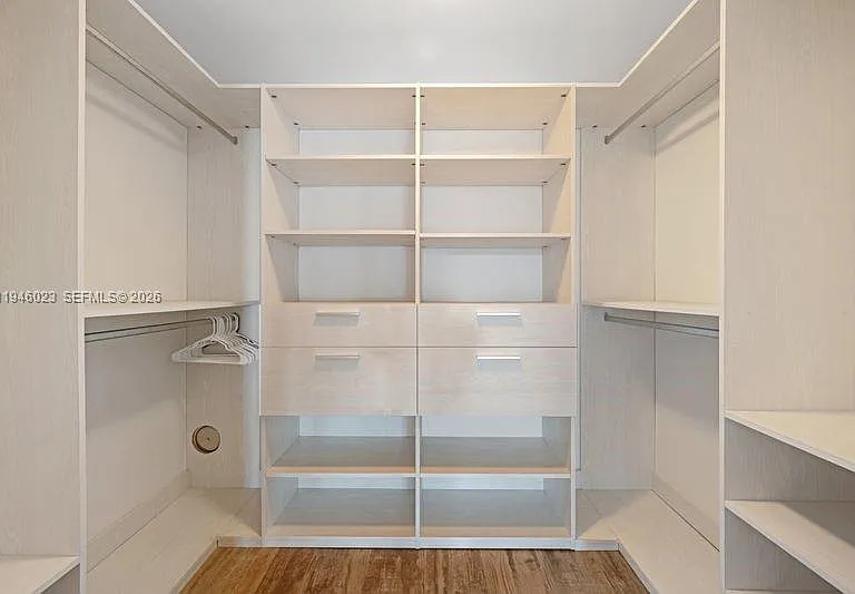 650 NE 32nd St #602 — Photo 16