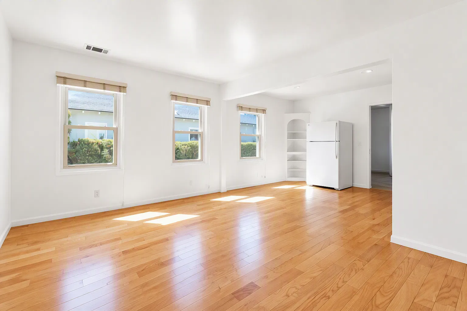 369 Lemon St — Photo 3