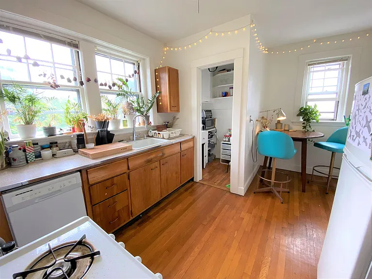168 Norfolk St #1 — Photo 8