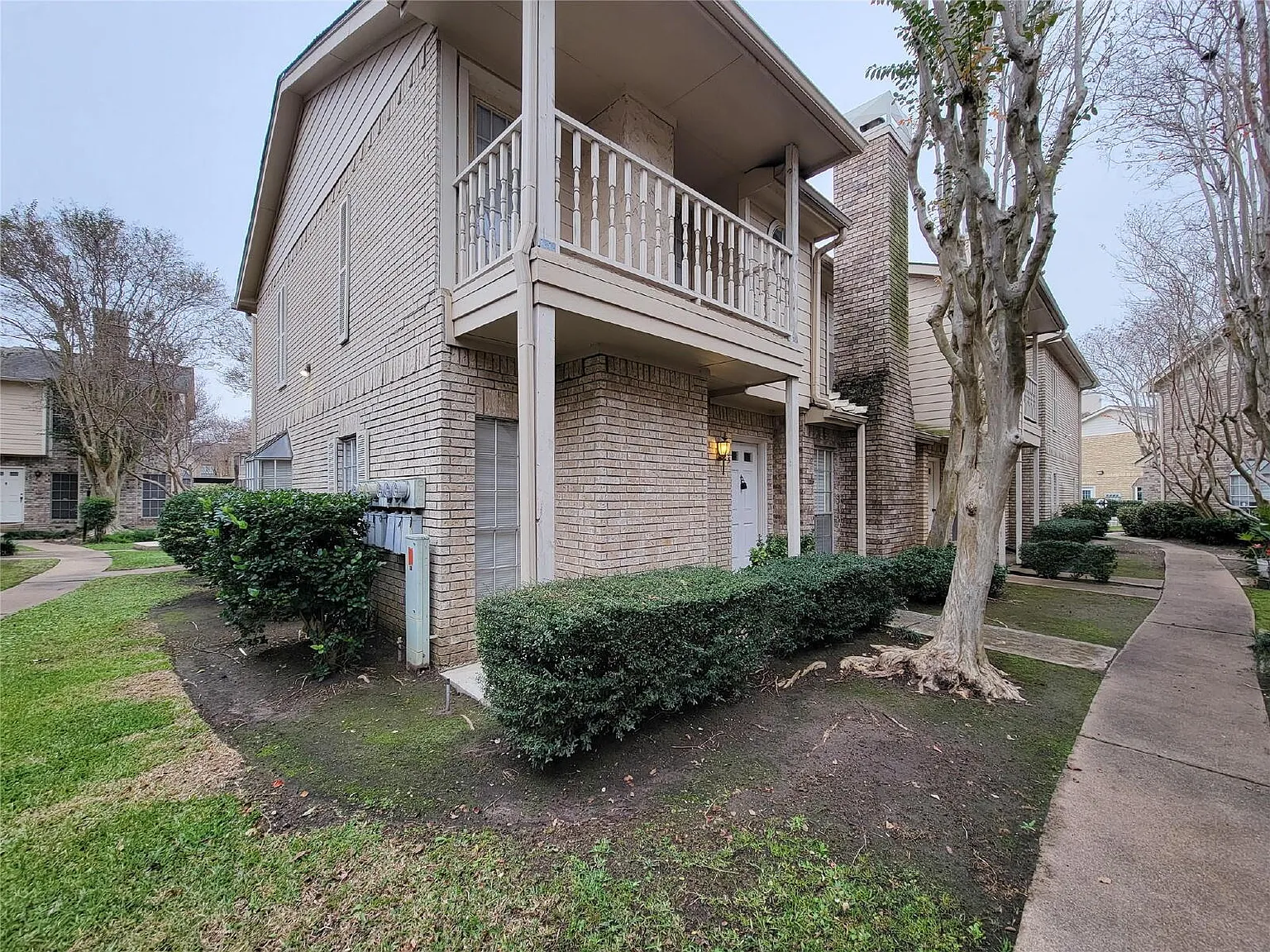 2 bed, 1.5 bath, 1104 sqft, $1,295 — Photo 2