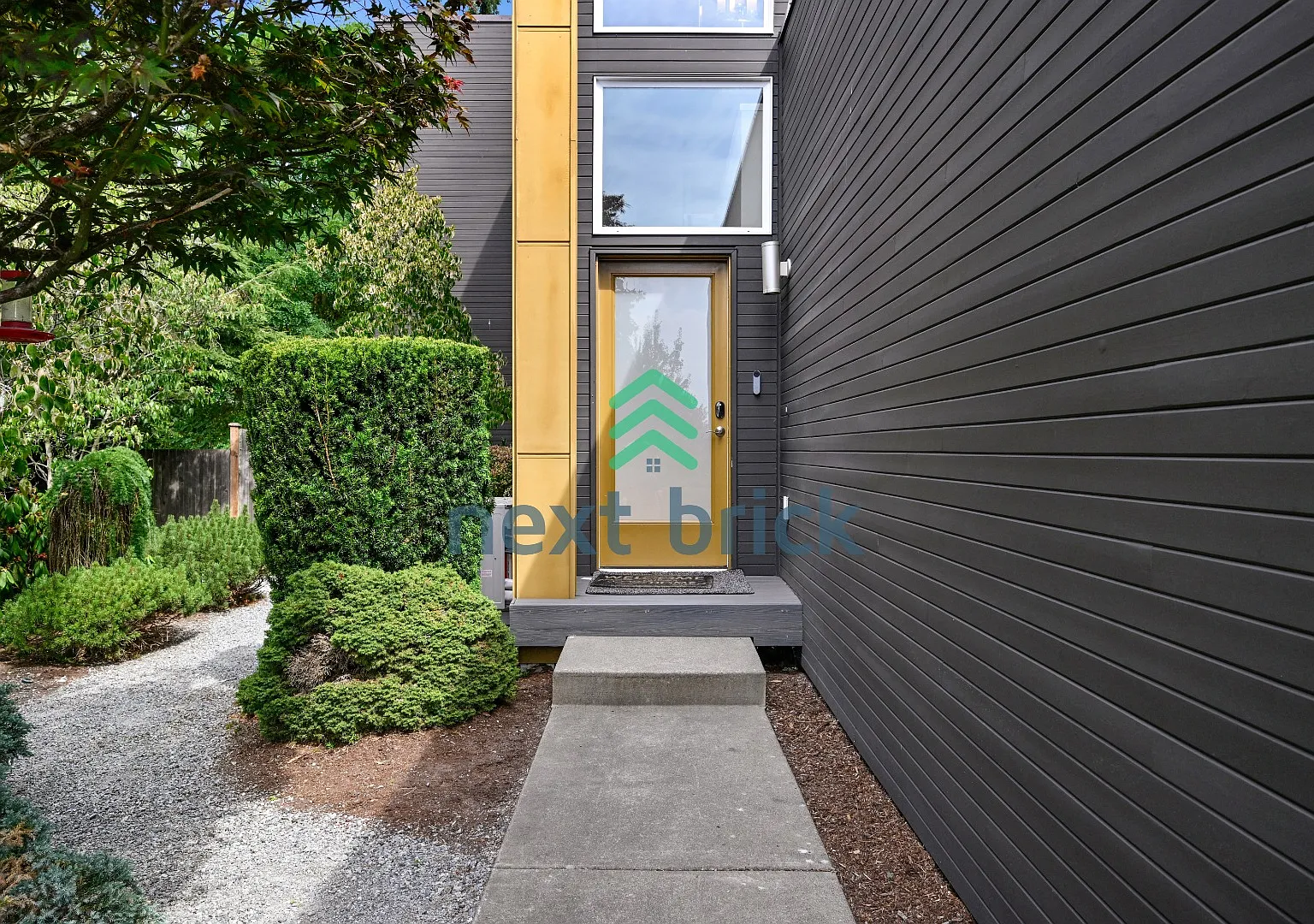 "Spacious 4-Bedroom Seattle Home with 3 Full Baths and 2,420 Sq. Ft. of Comfort!" — Photo 2
