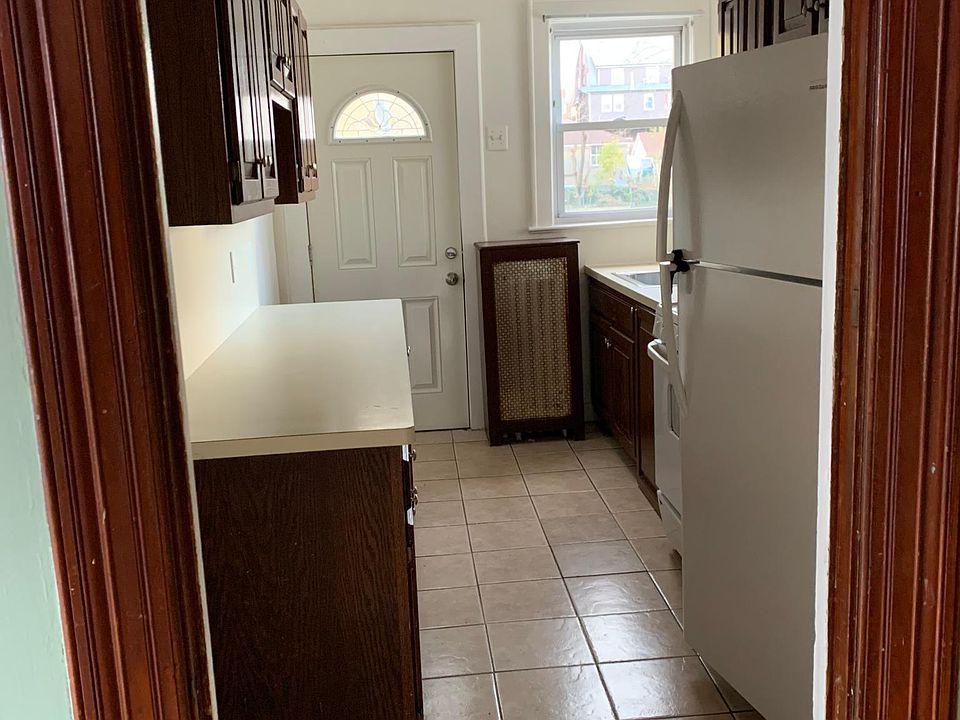 1st image of 105 Waring Pl