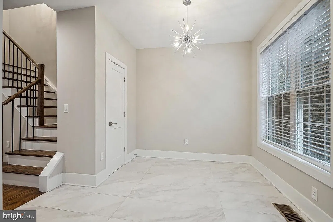 3 bed, 3.5 bath, 2265 sqft, $3,500 — Photo 2