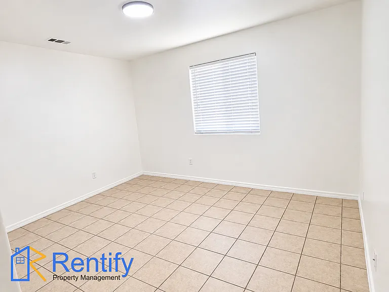 209 E Moneta Ave #B — Photo 10