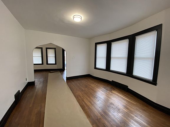 4th image of 4785 Hurlbut St #1