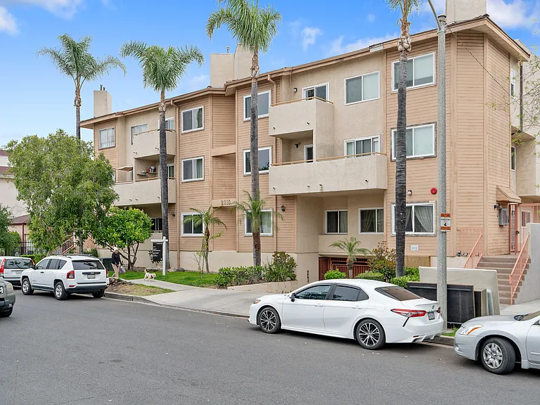 2310 N Fairview St #210 — Photo 4