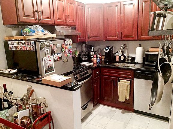 3rd image of 32 W 83rd St APT 8