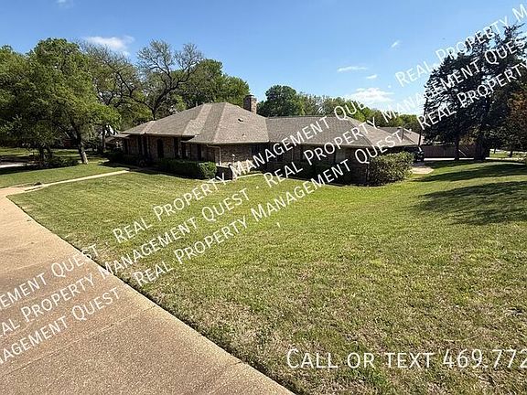 2nd image of 410 Peacock Cir