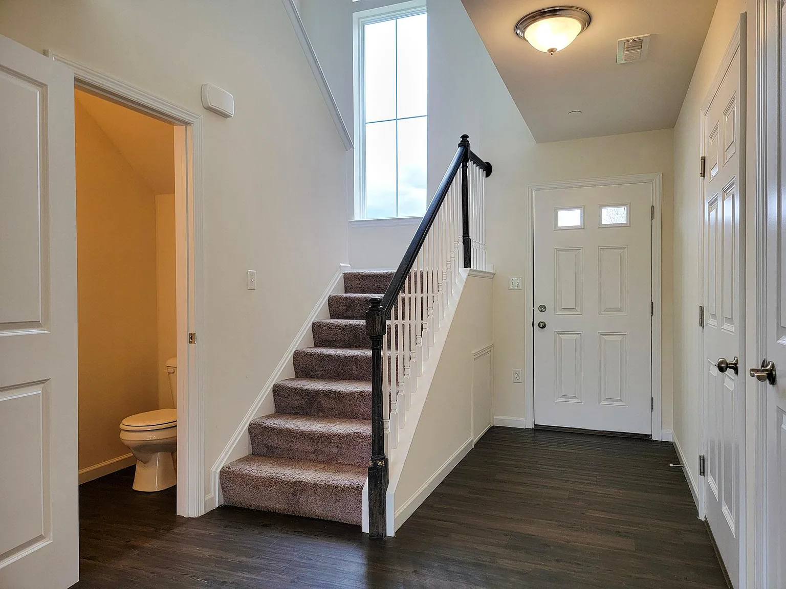 2 bed, 2.5 bath, 1400 sqft, $1,950 — Photo 2