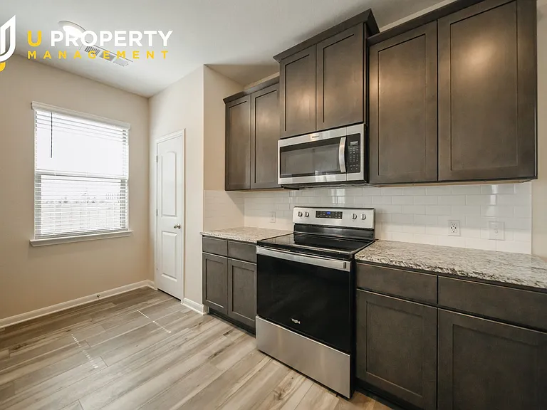 1817 Dahlia Way — Photo 12