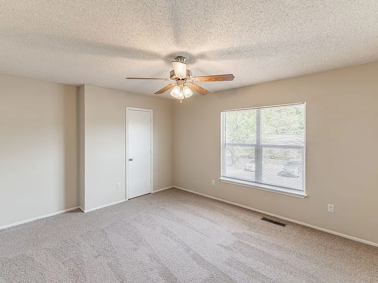 Madison Pines — Photo 27