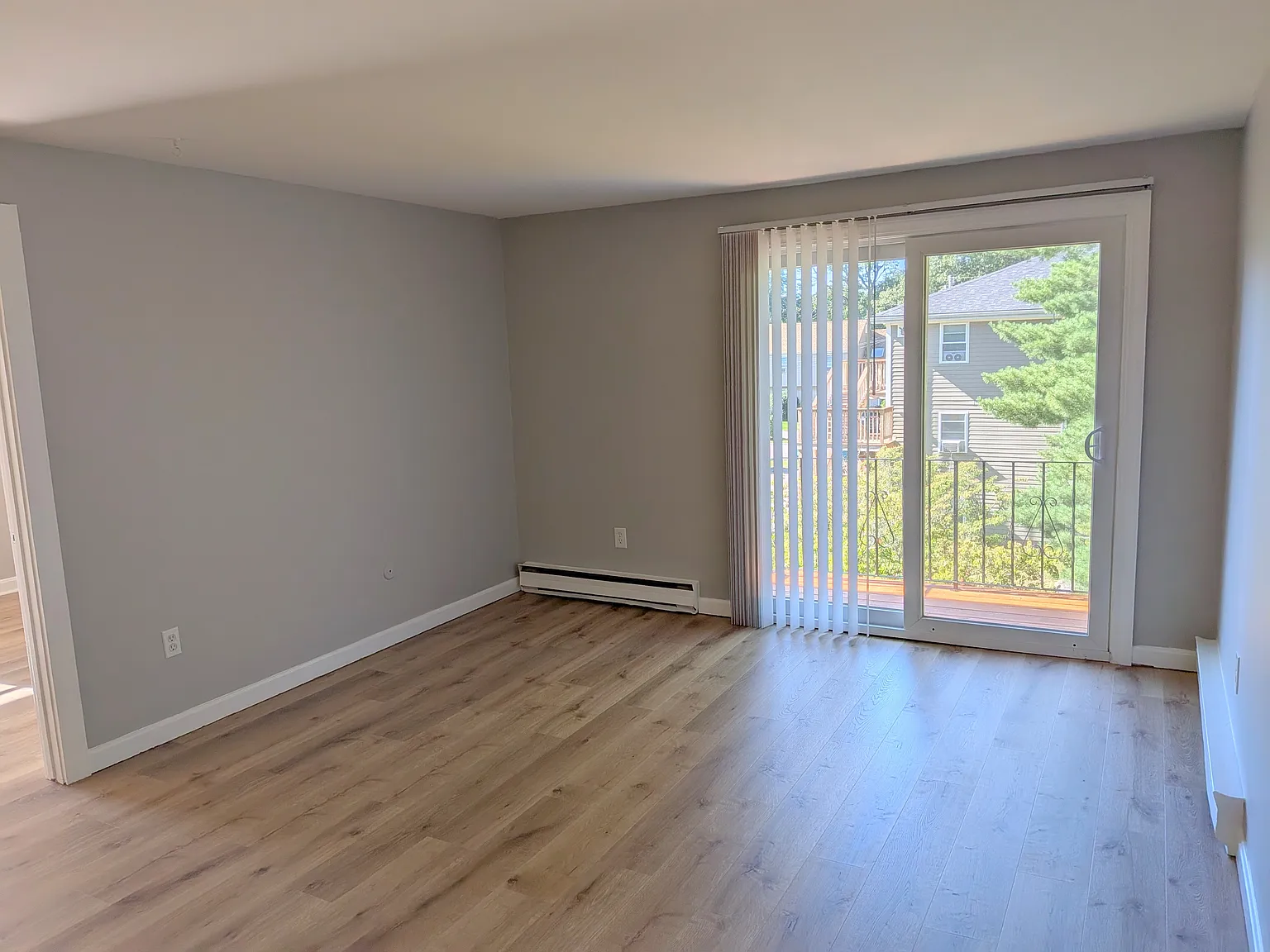 2 bed, 850 sqft, $1,800 — Photo 3