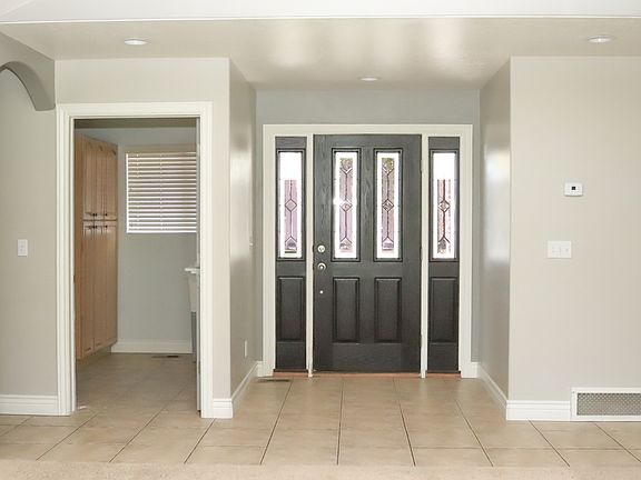 4th image of 915 W 1875th St S