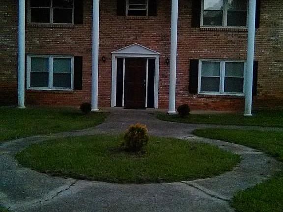 4th image of 207 Douglas St #A