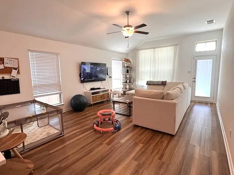 3406 Addison St — Photo 6