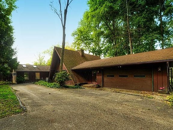 2nd image of 3279 Rustic Lake Dr