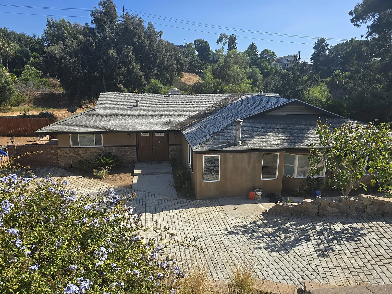 10957 Horizon Hills Dr — Photo 1