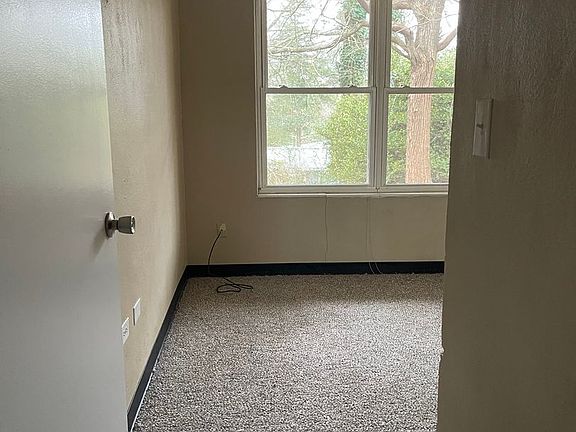 5th image of 1100 Venita Dr