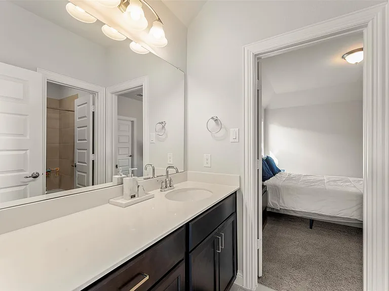 922 Shumard St — Photo 31