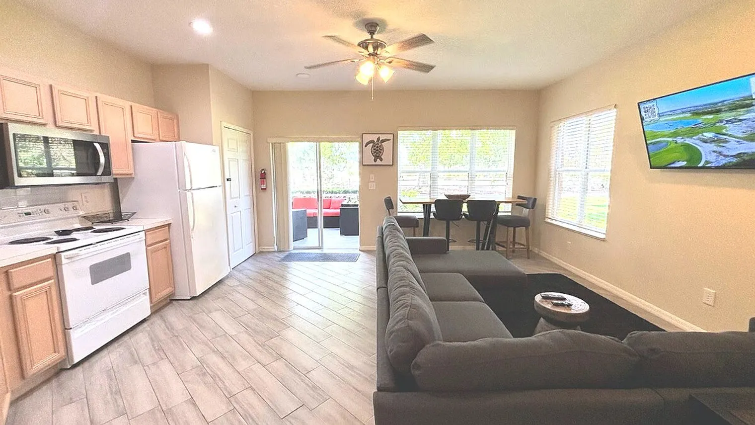 2 bed, 1.0 bath, $4,530 — Photo 4