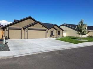6909 Three Rivers Dr, Pasco, WA 99301