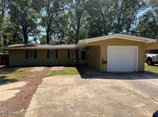 815 Berwood Dr, Jackson, MS 39206