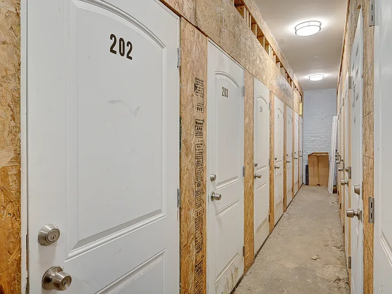 1430 N Maplewood Ave #102 — Photo 21
