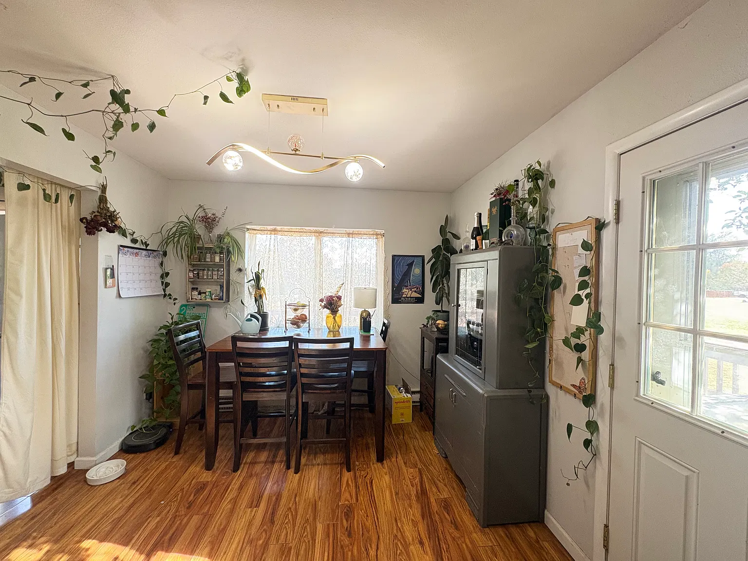 2 bed, 1.5 bath, 1400 sqft, $2,500 — Photo 4