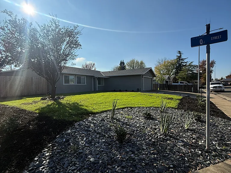 1609 Cheryl Ct — Photo 2